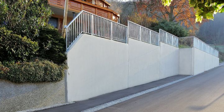 uhrle-stuetzwaende_1792650371726.jpg